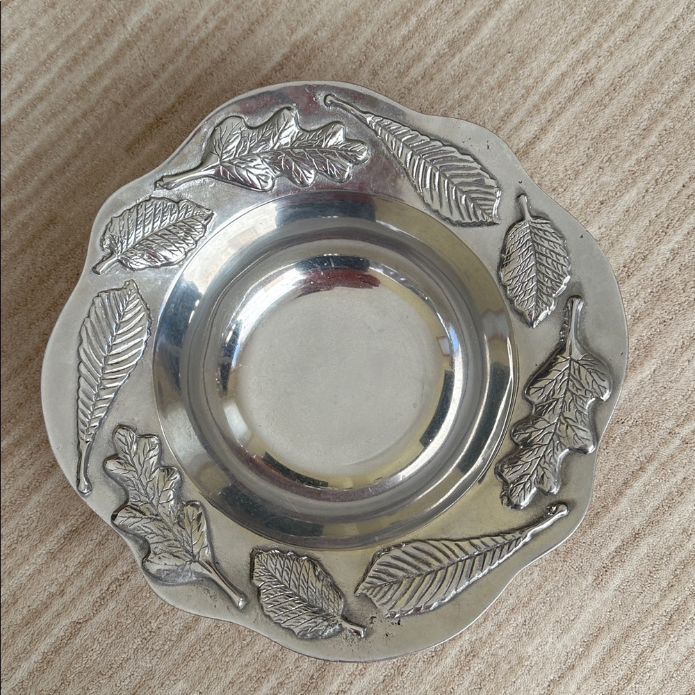 Vintage Mariposa Brilliante 14" Large Metal Serving Bowl Leaf Leaves Aluminum